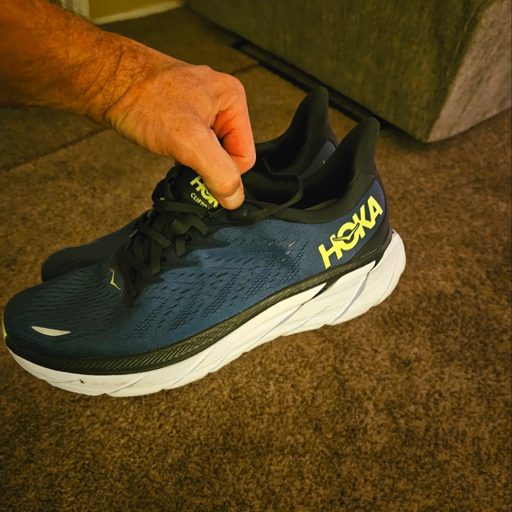 HOKA One One - Clifton 8